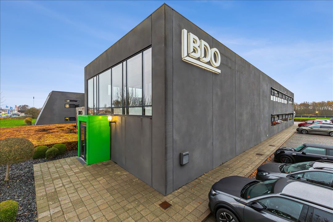 Guldborgvej 1 med indgang og parkering